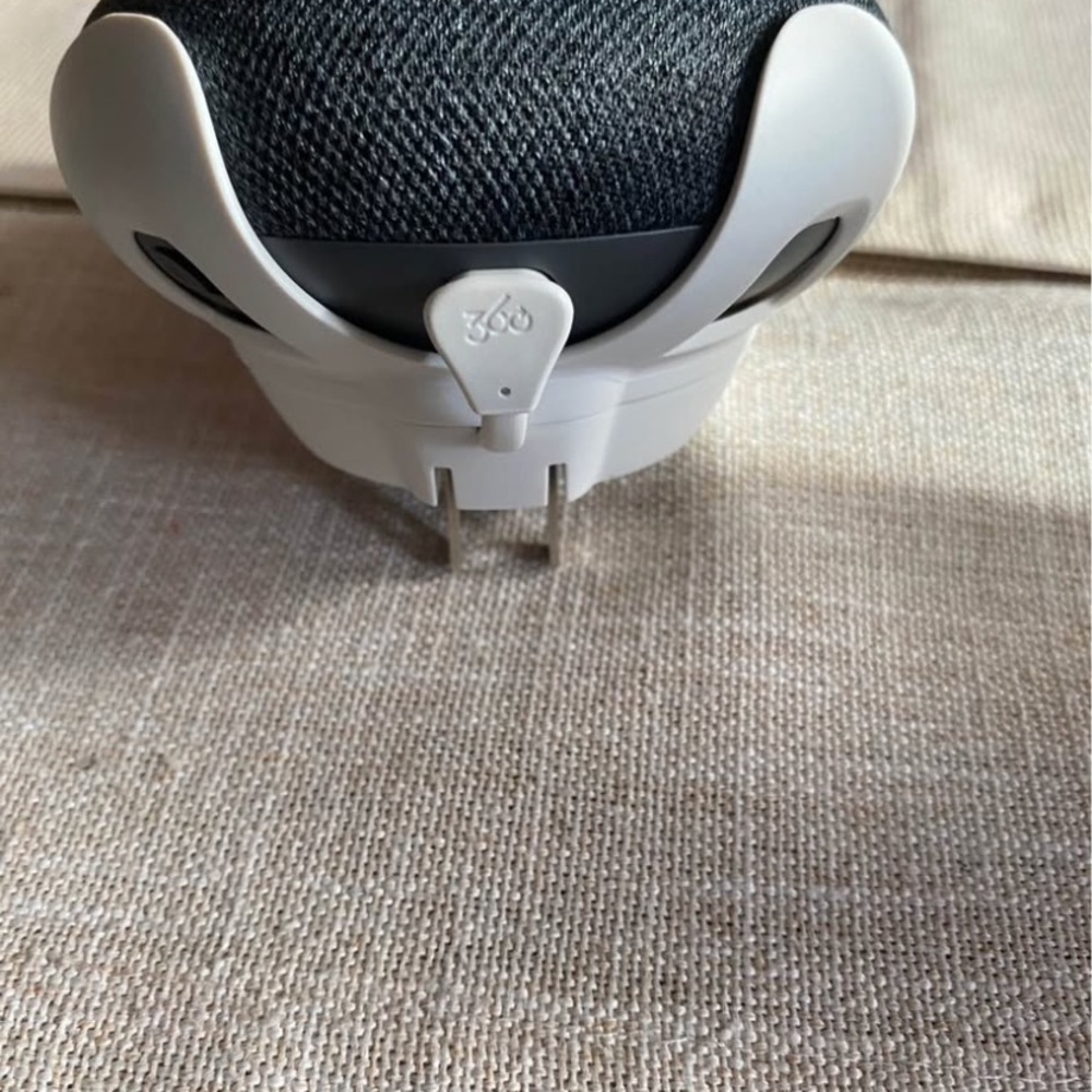 Google Nest Mini 1 Generation w/Wall Mount Power Clip 360